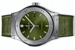 The well-designed copy Hublot Classic Fusion 511.NX.8970.LR watches have green straps.